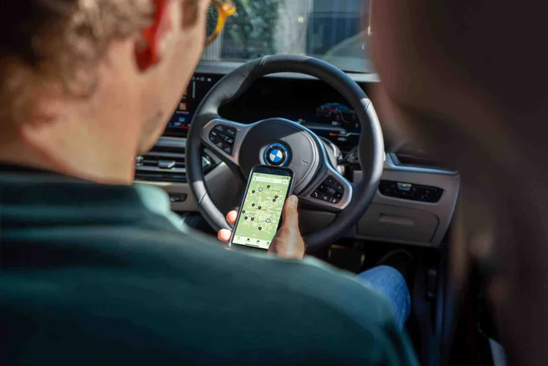 Solo-3-BMW-i4-App-IIIII-1