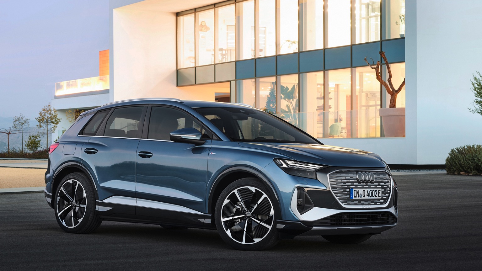 Vehicle Feature Picture