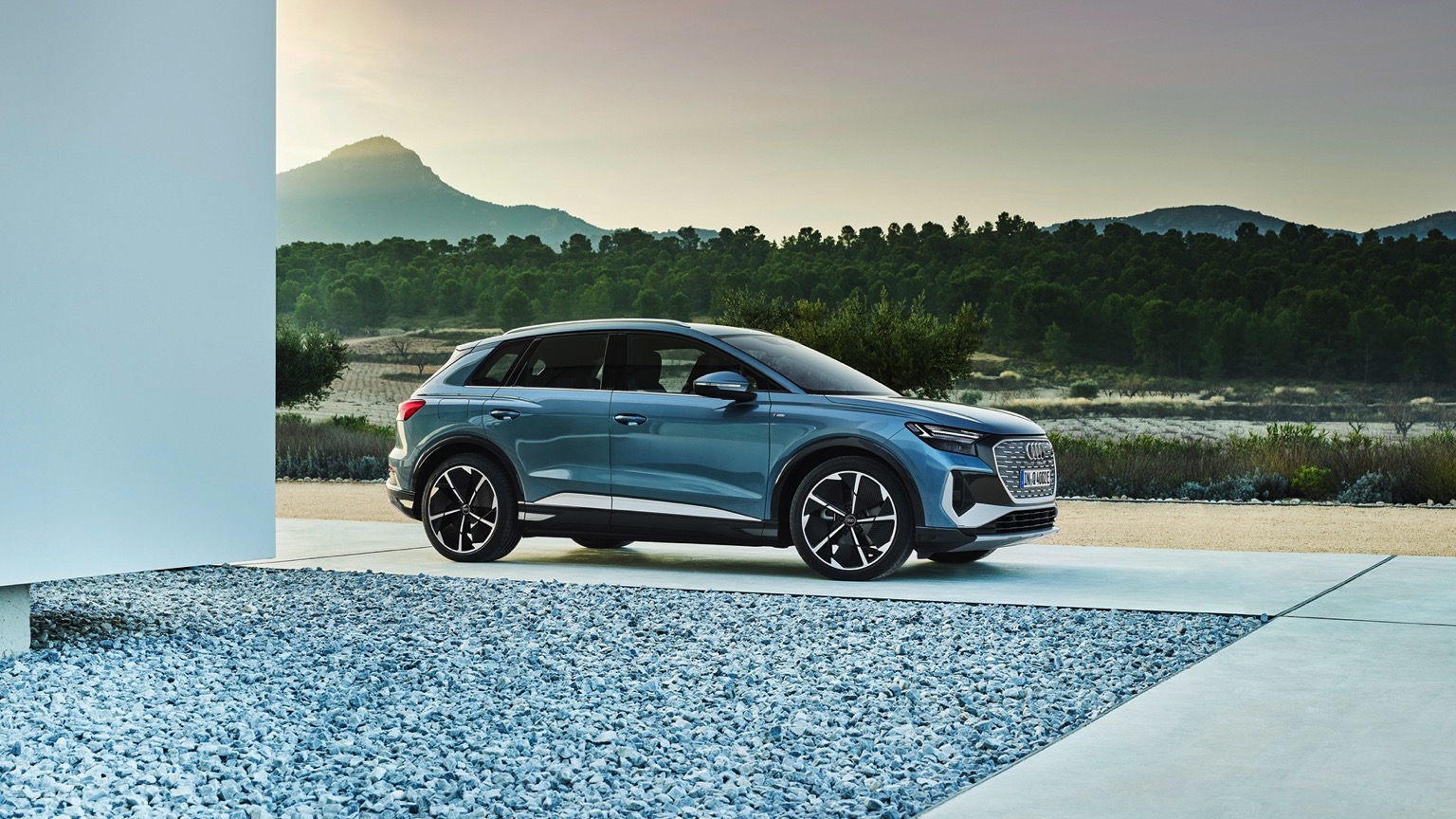 Vehicle Feature Picture