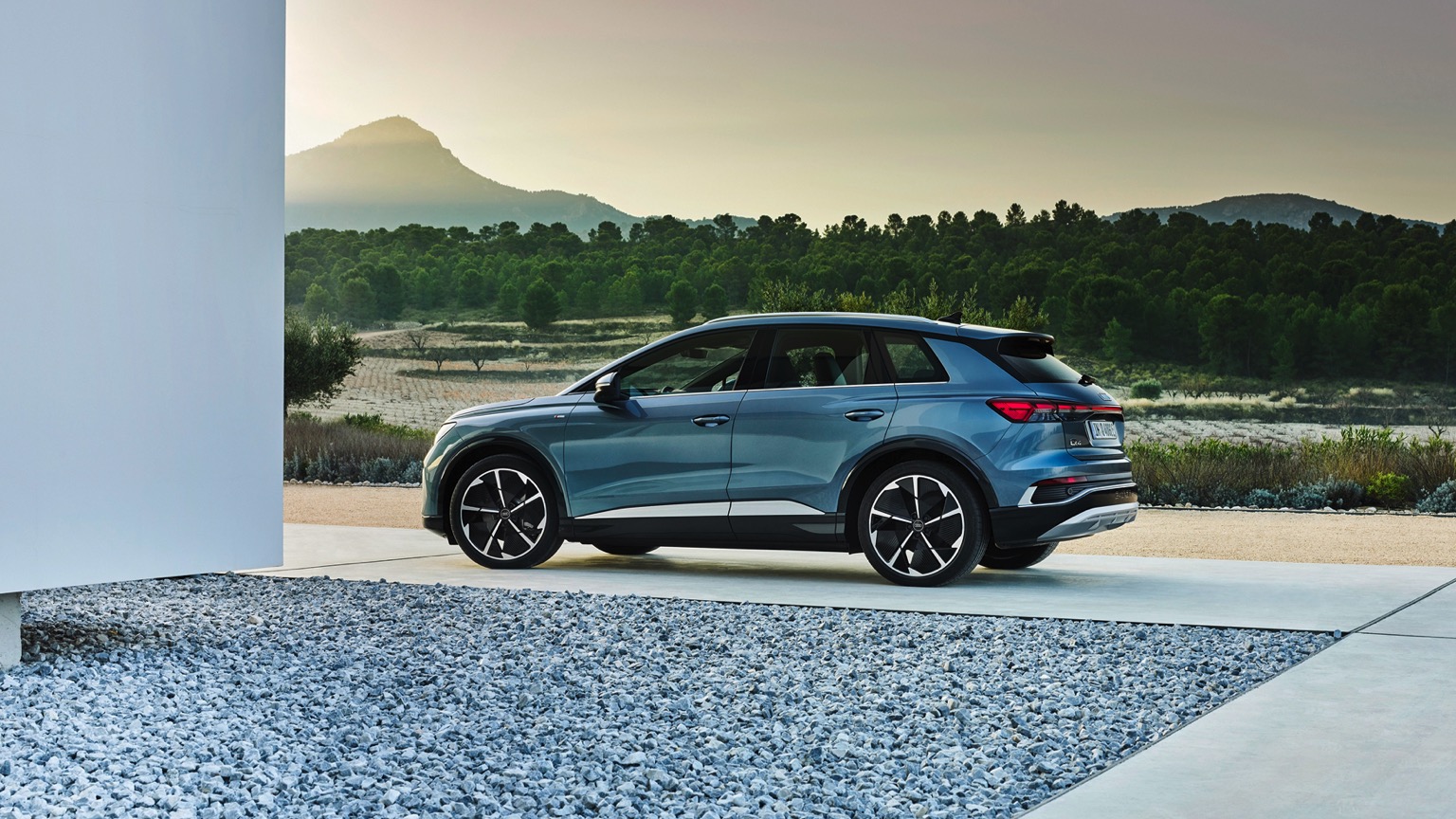 Vehicle Feature Picture