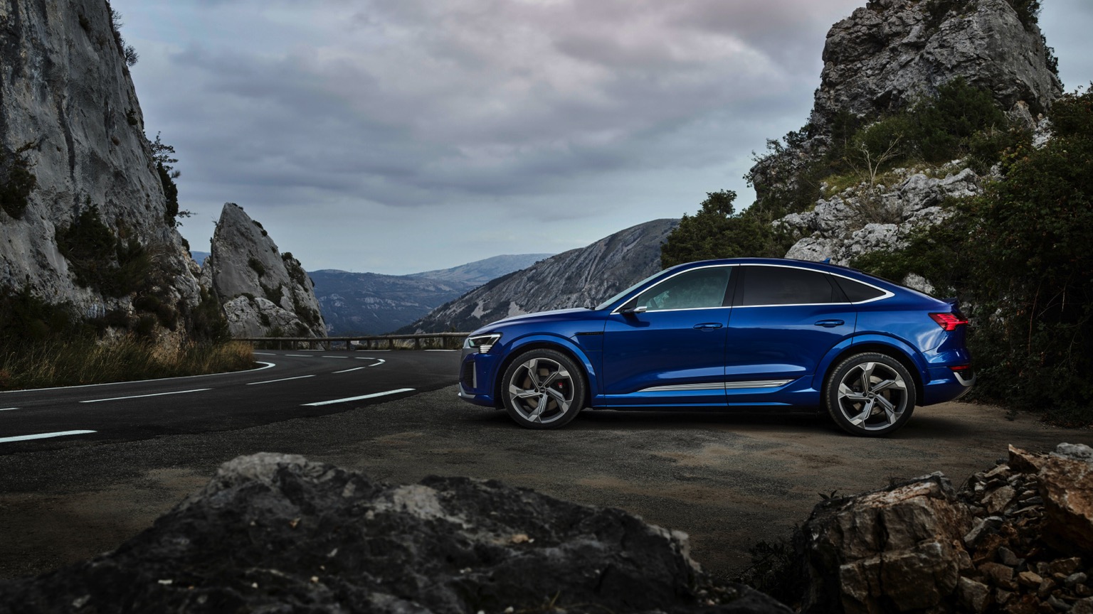 Vehicle Feature Picture