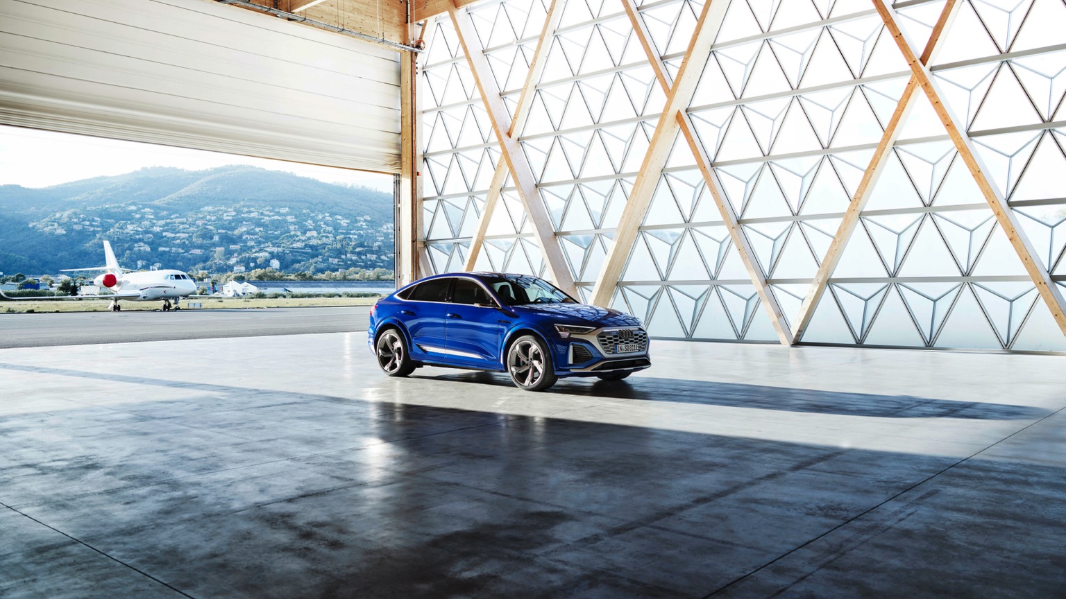 Vehicle Feature Picture