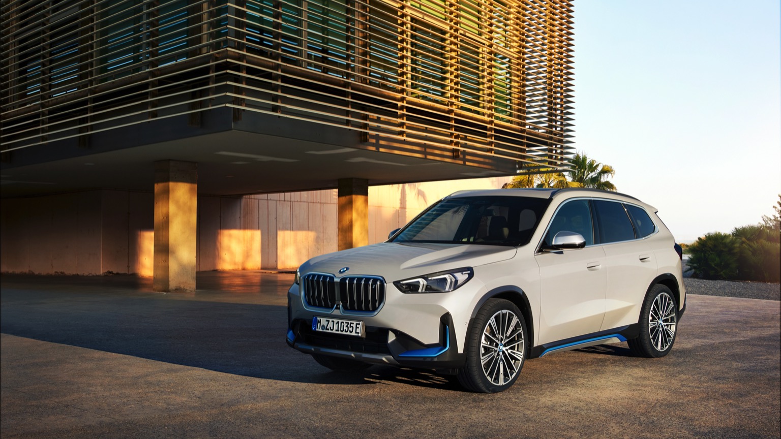 Vehicle Feature Picture