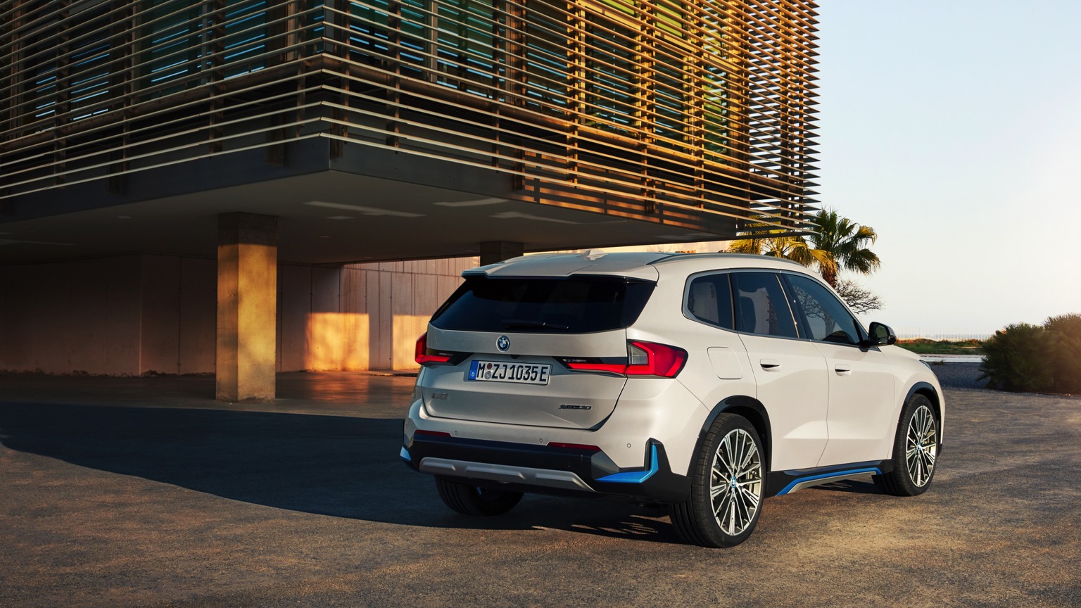 Vehicle Feature Picture