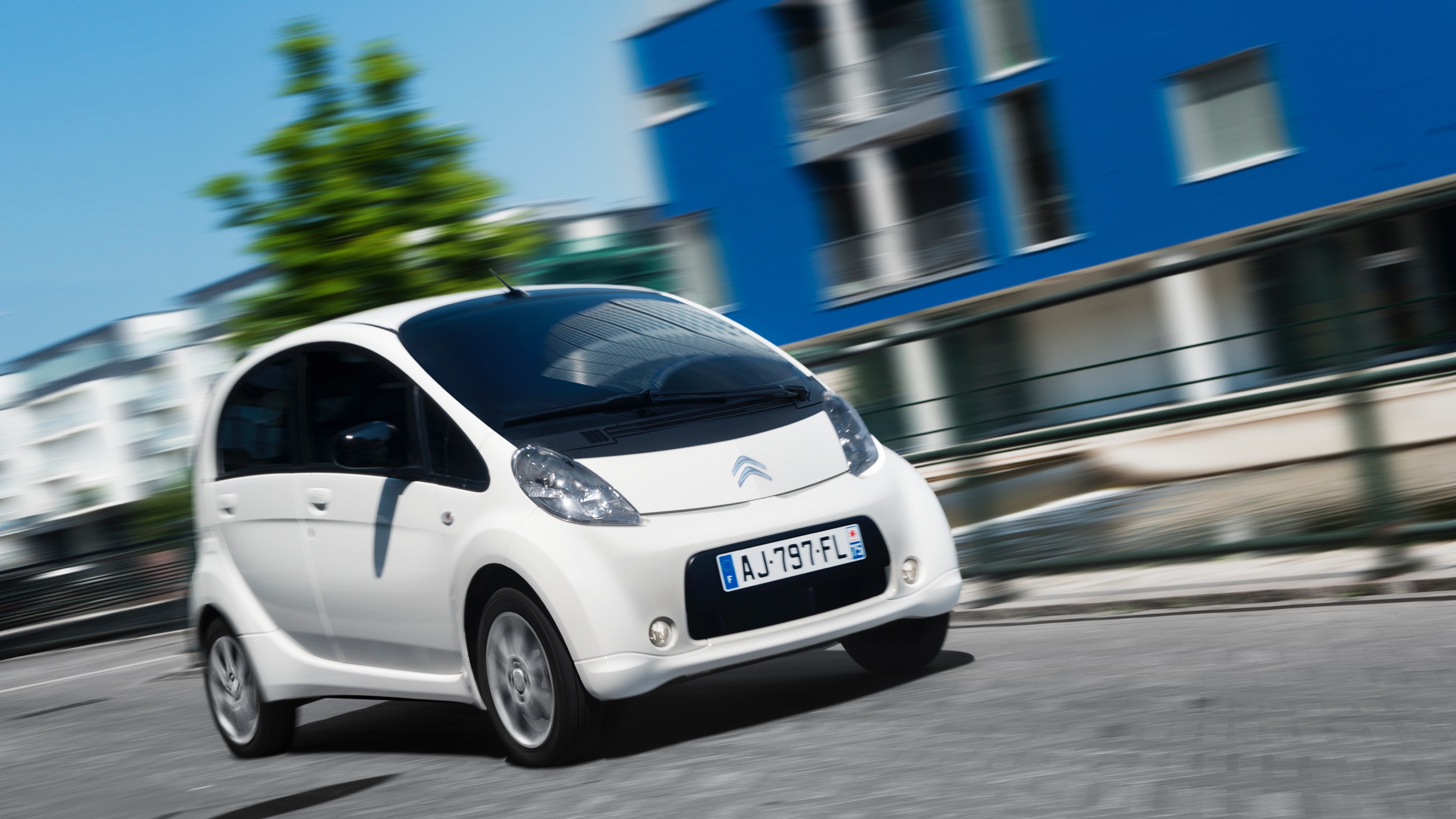 Vehicle Feature Picture