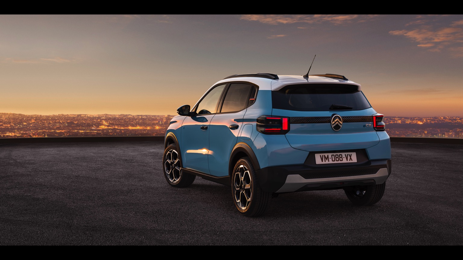 Vehicle Feature Picture