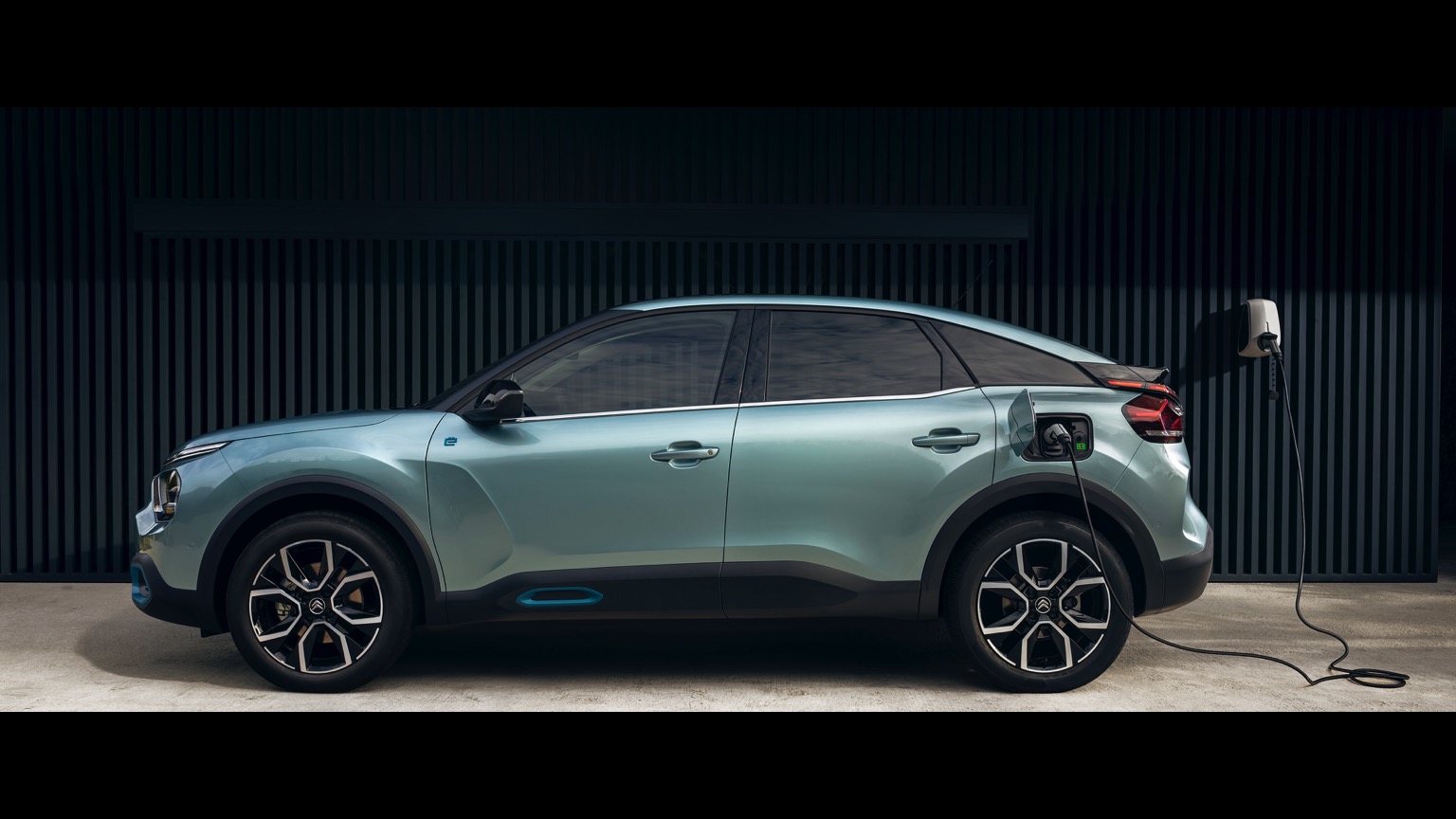 Vehicle Feature Picture