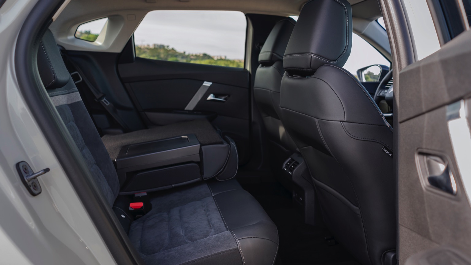 Vehicle Feature Picture