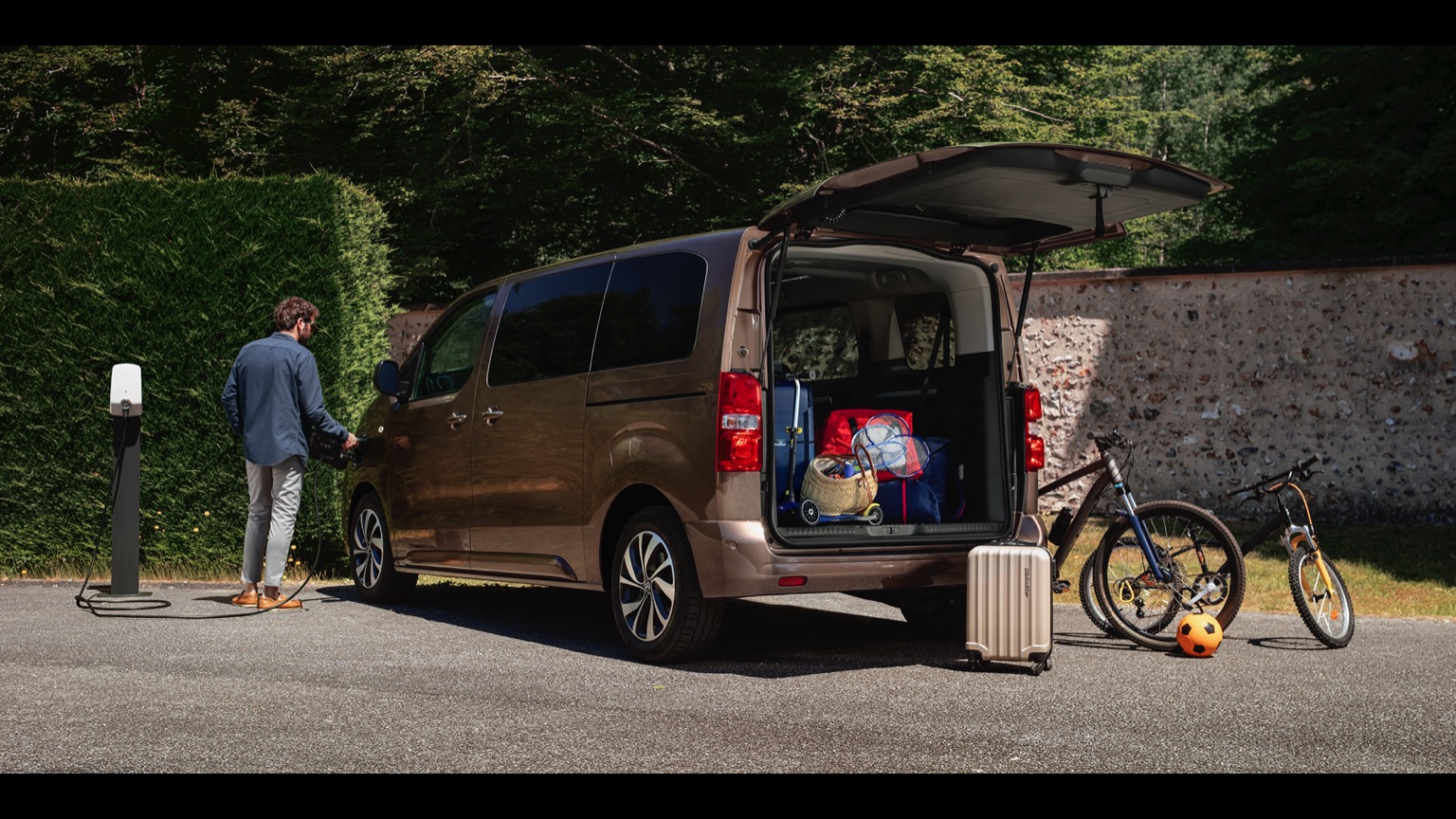 Vehicle Feature Picture