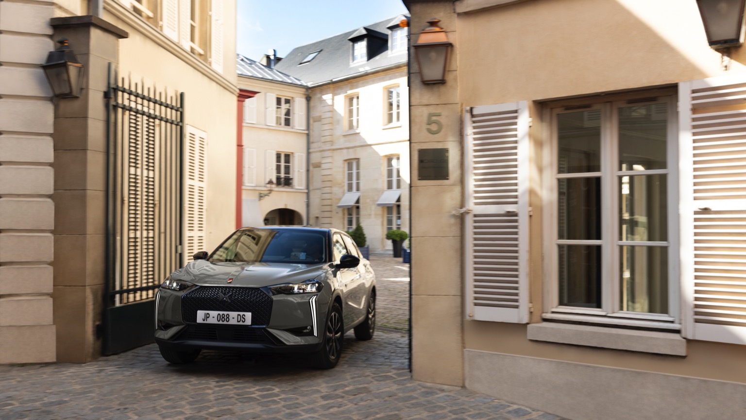 Vehicle Feature Picture