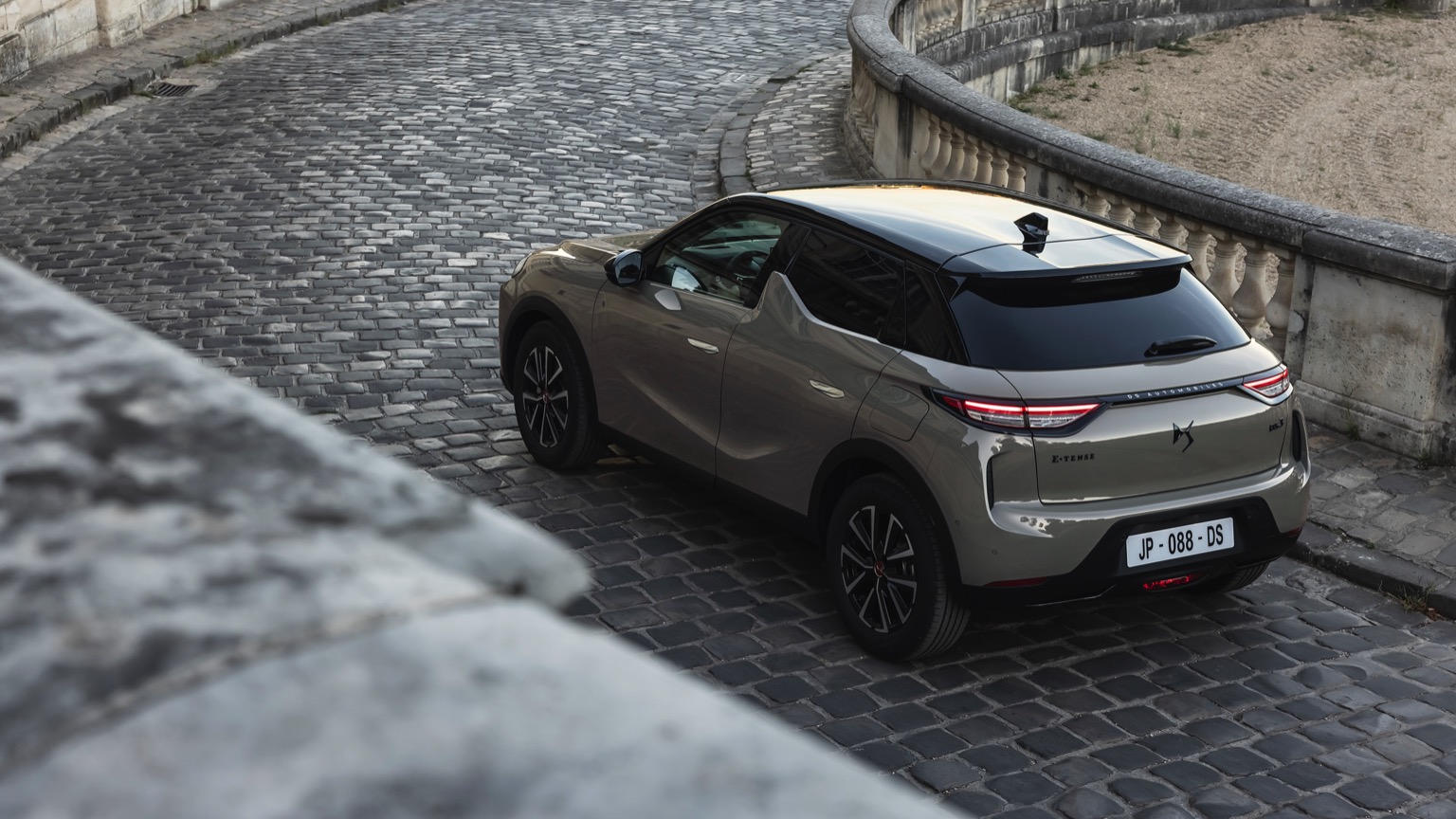 Vehicle Feature Picture