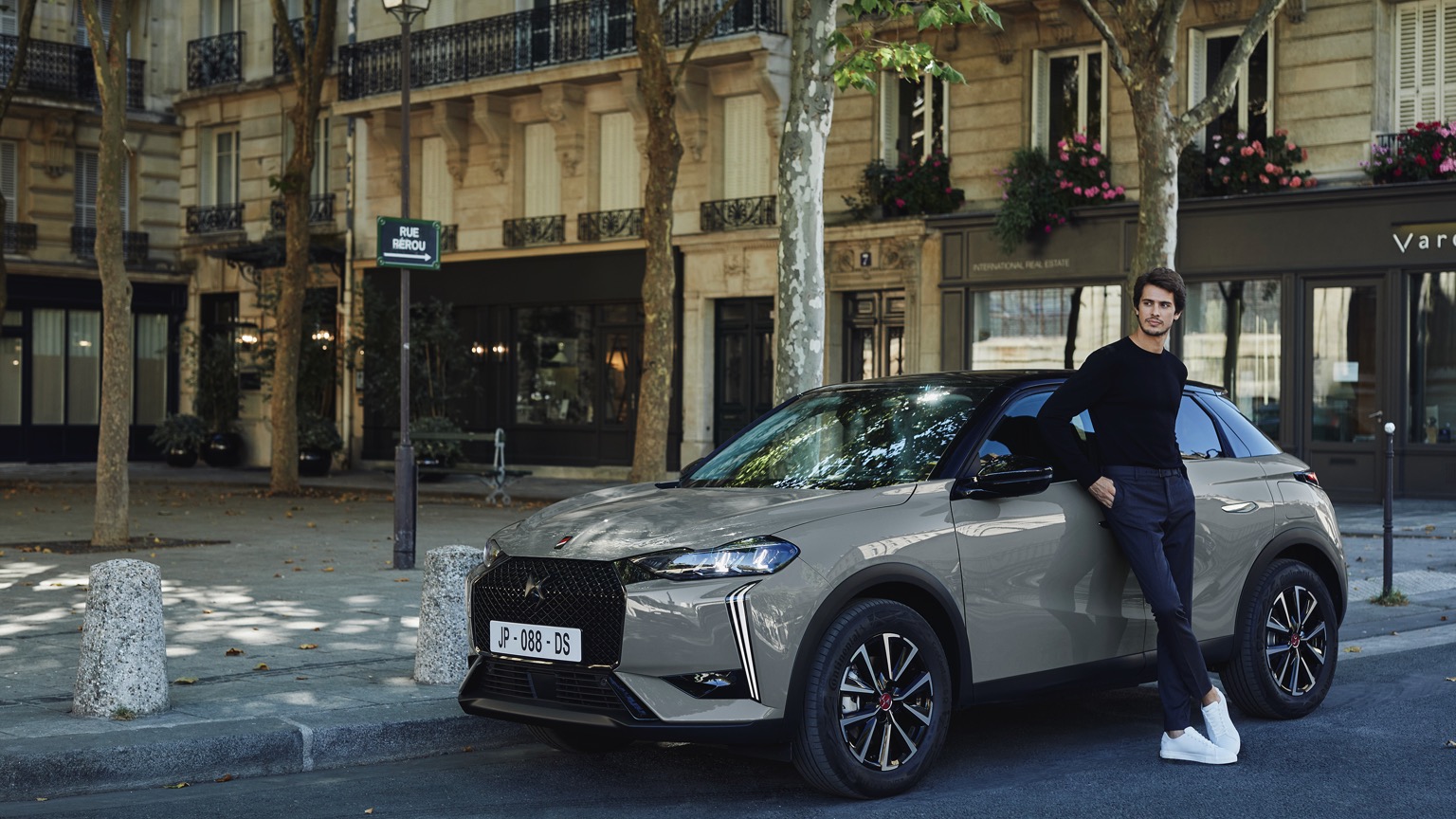 Vehicle Feature Picture