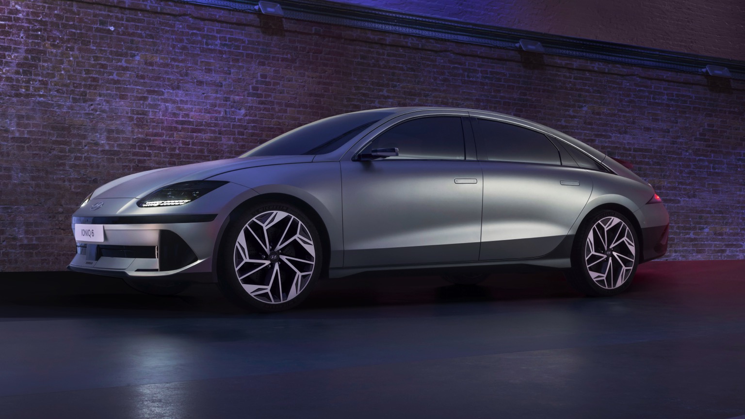 Vehicle Feature Picture