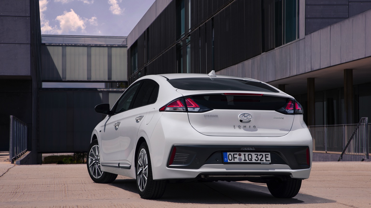 Vehicle Feature Picture