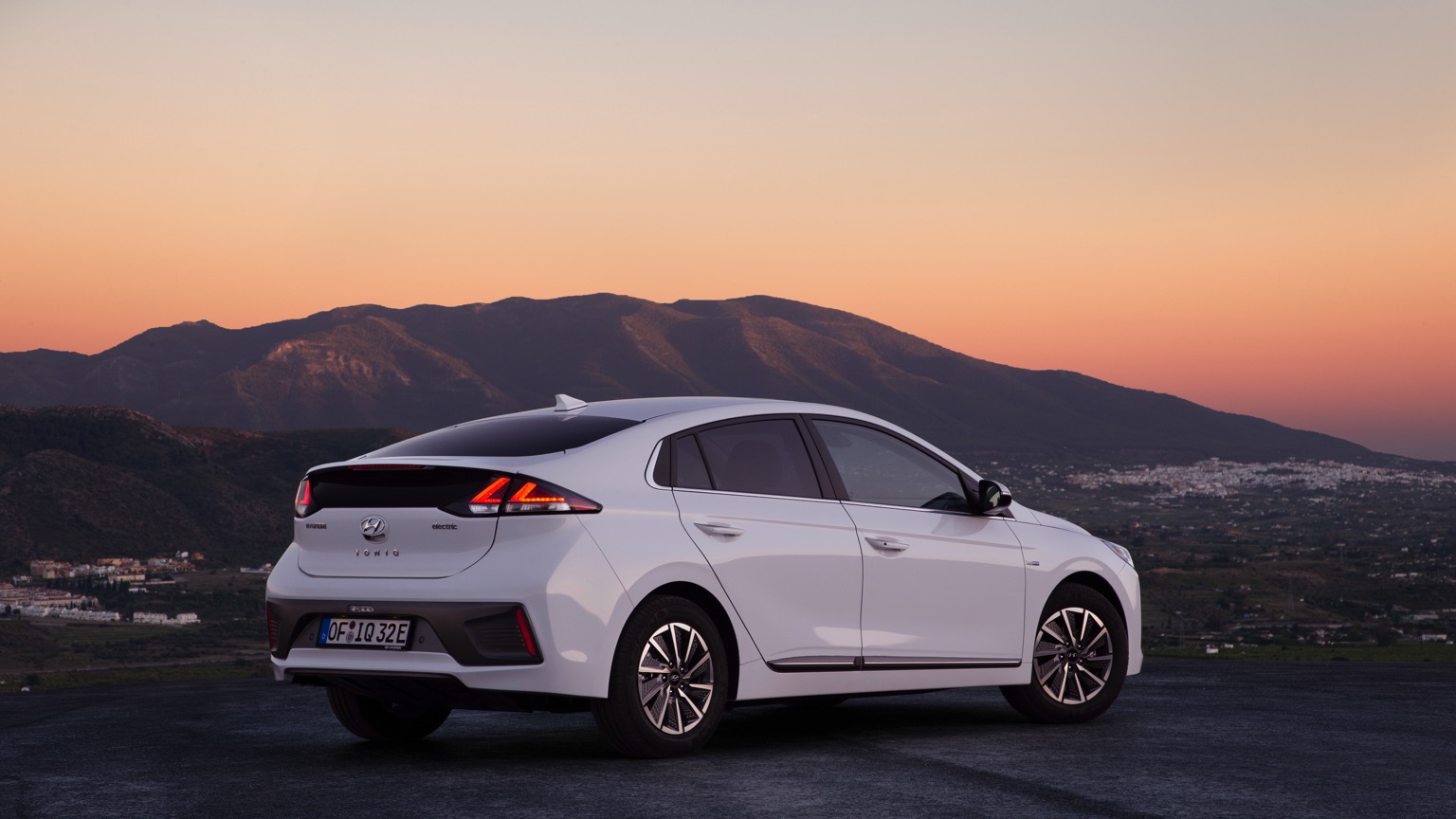 Vehicle Feature Picture