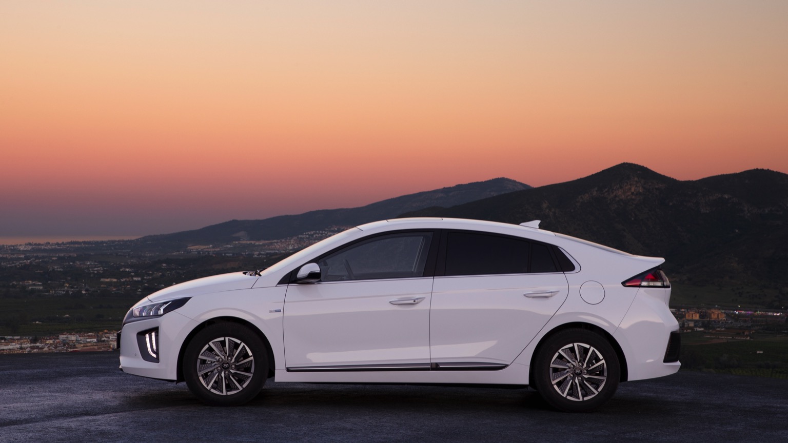 Vehicle Feature Picture