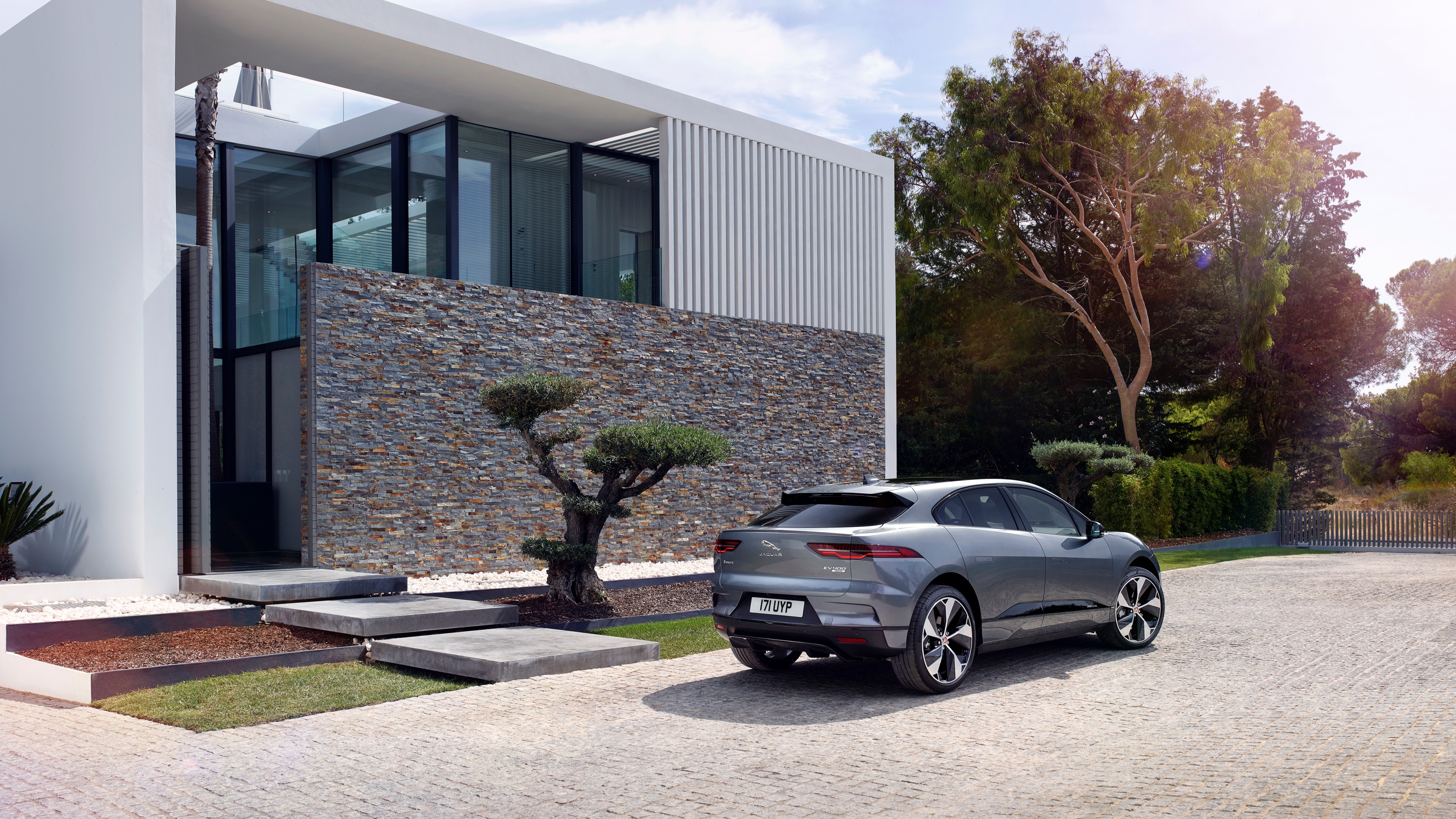 Vehicle Feature Picture