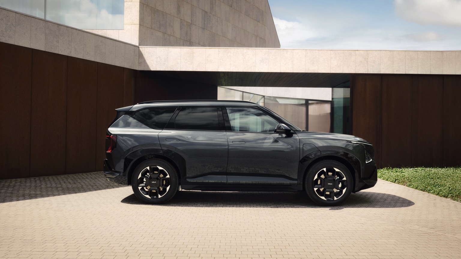 Vehicle Feature Picture