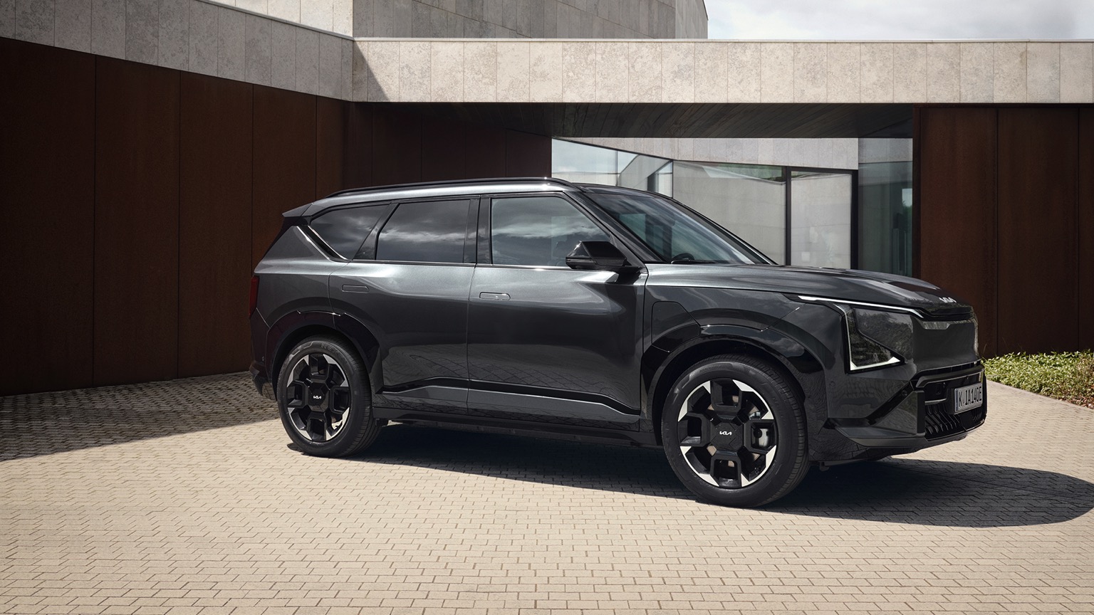 Vehicle Feature Picture