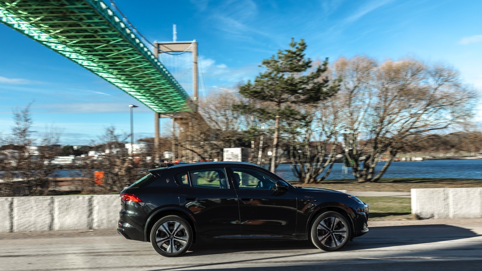 Vehicle Feature Picture