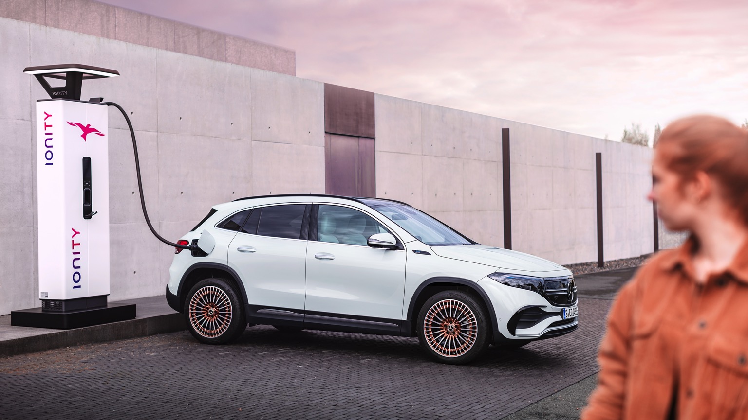 Vehicle Feature Picture