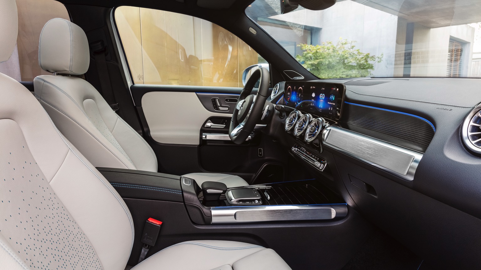 Vehicle Feature Picture