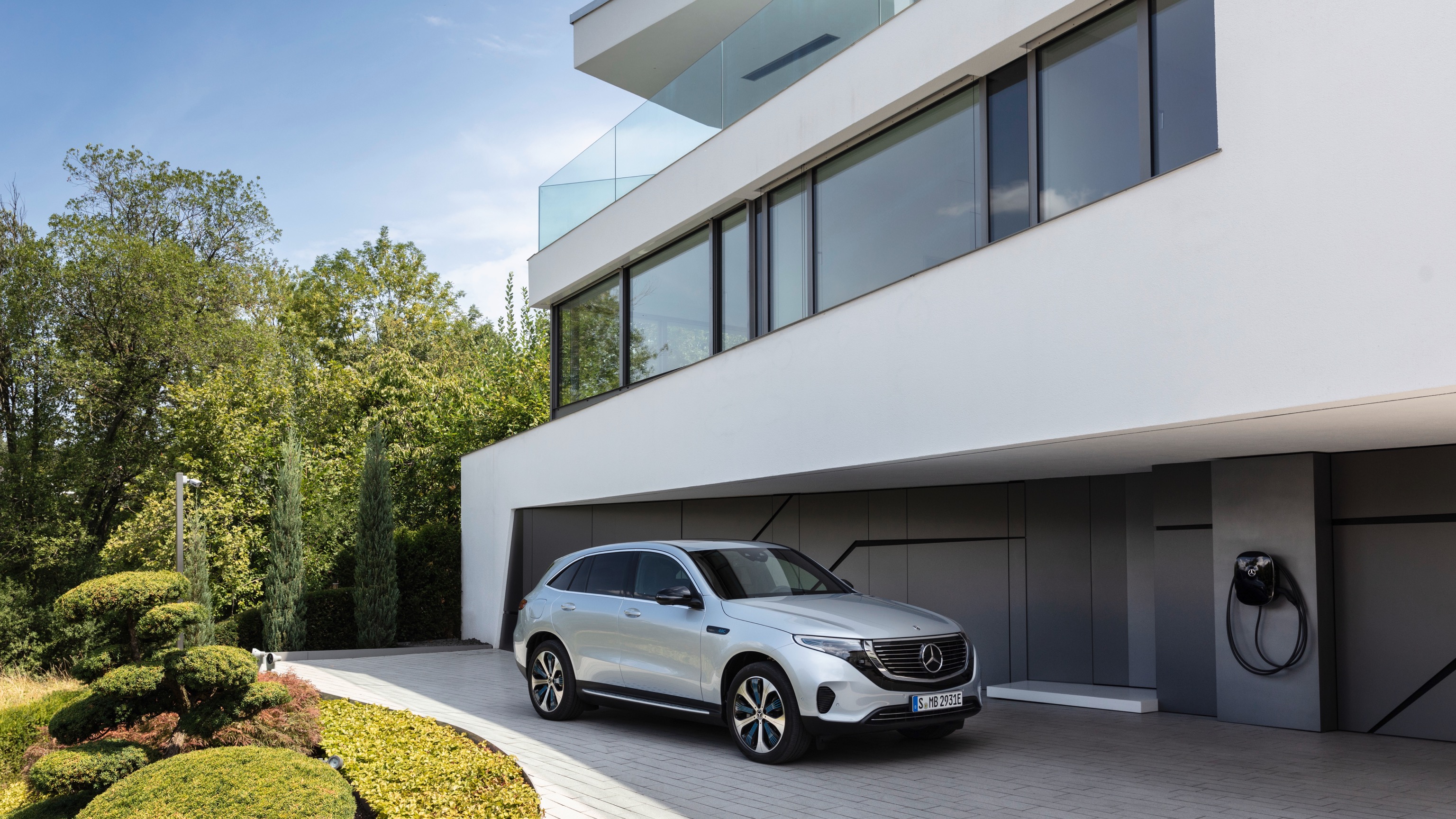 Vehicle Feature Picture