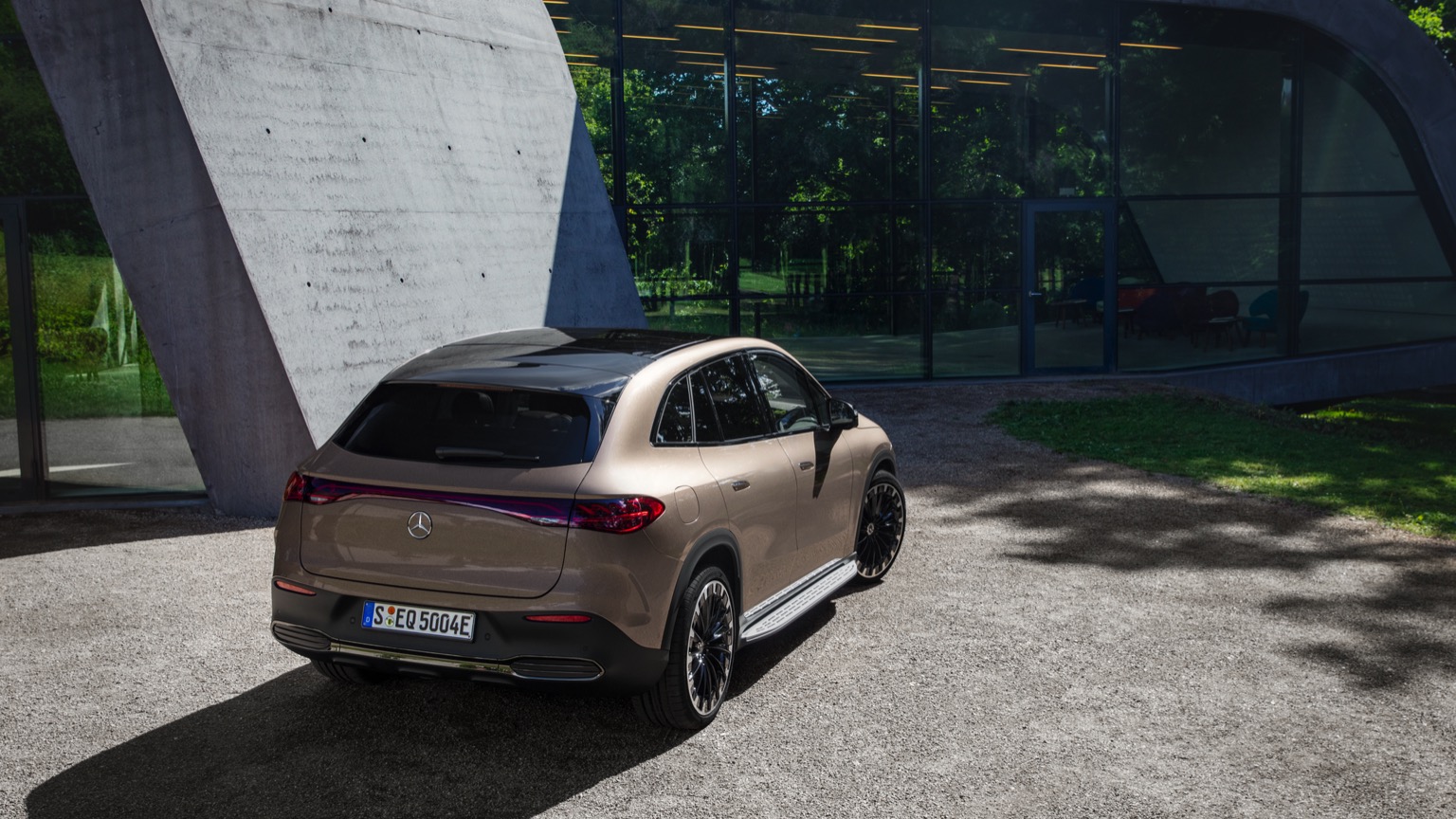 Vehicle Feature Picture