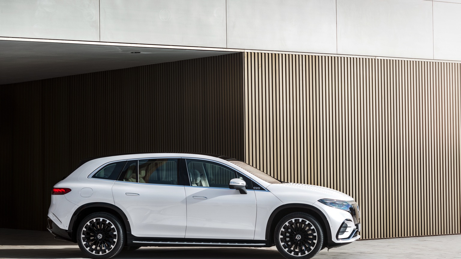 Vehicle Feature Picture