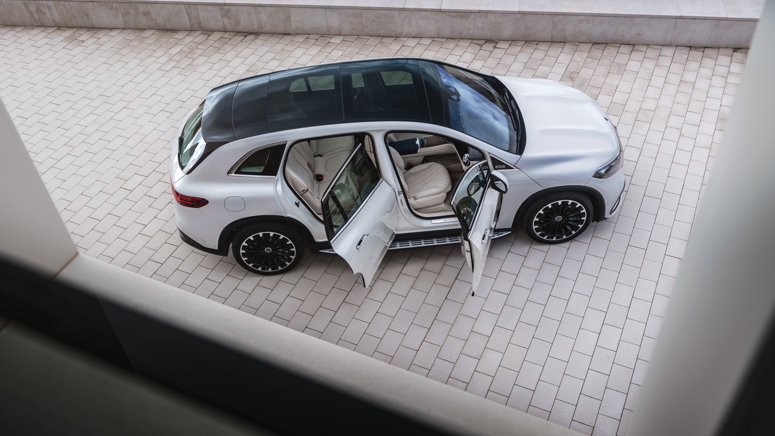 Vehicle Feature Picture