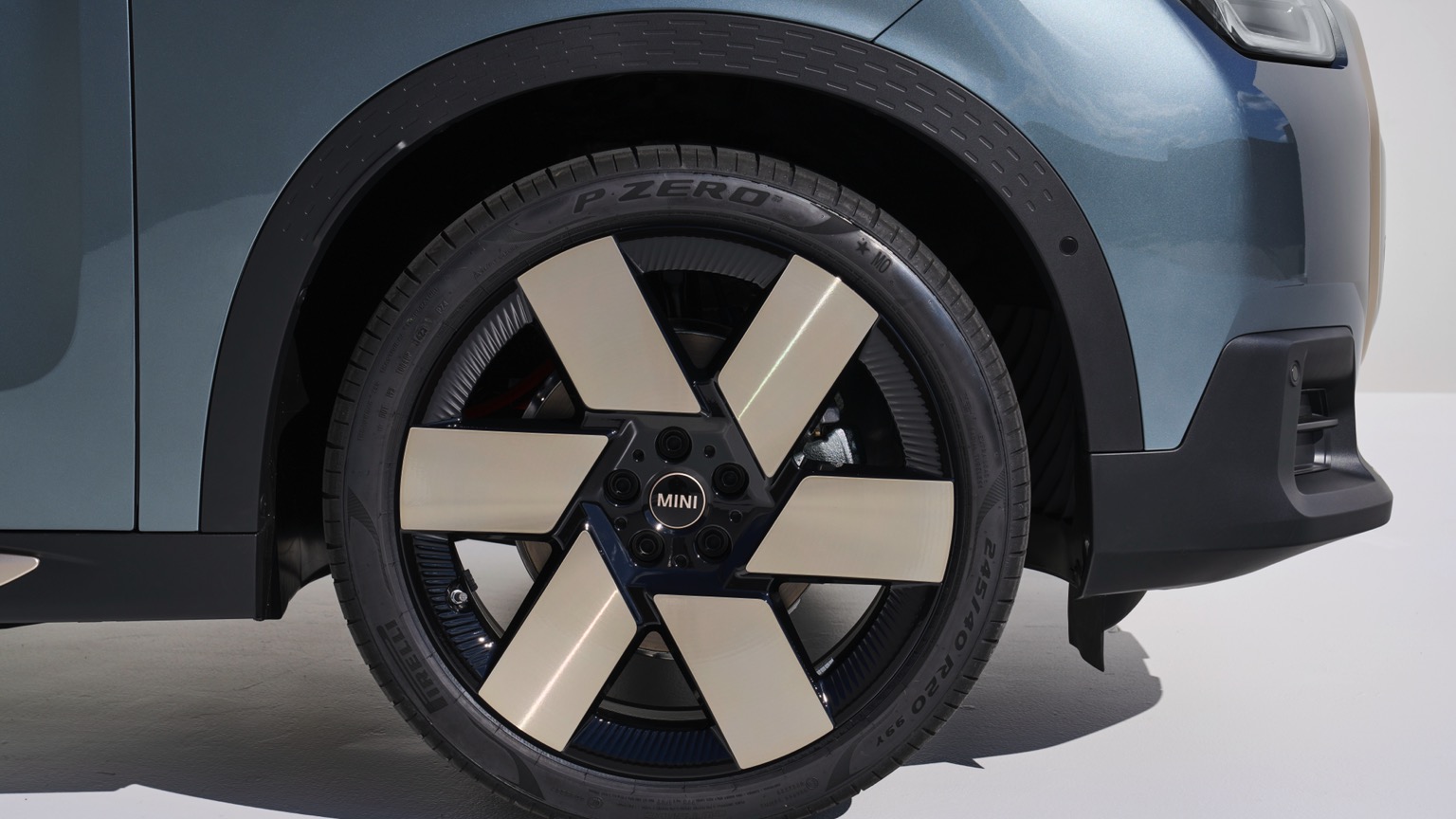 Vehicle Feature Picture