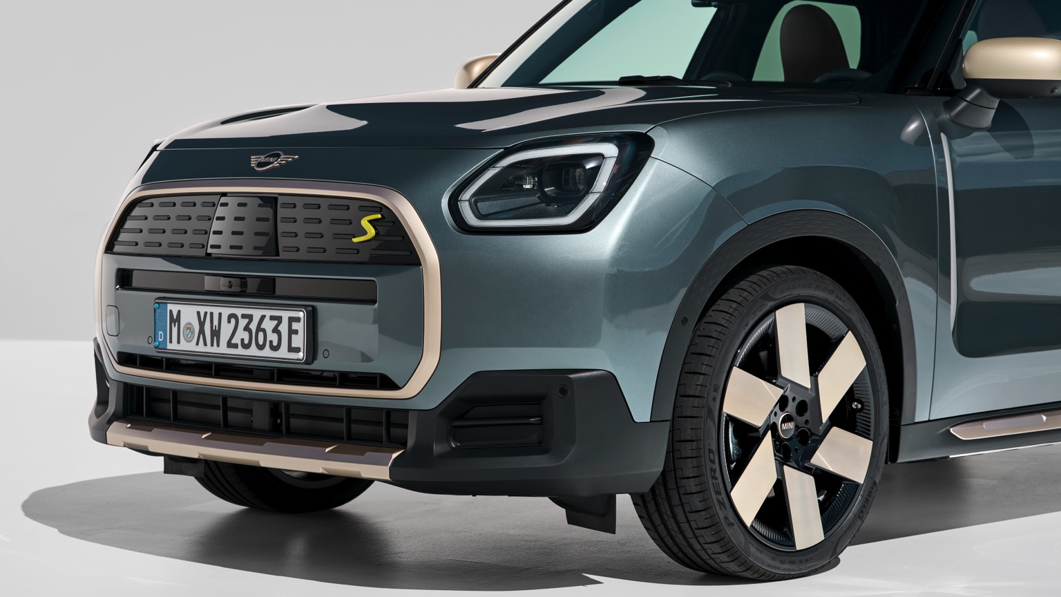 Vehicle Feature Picture