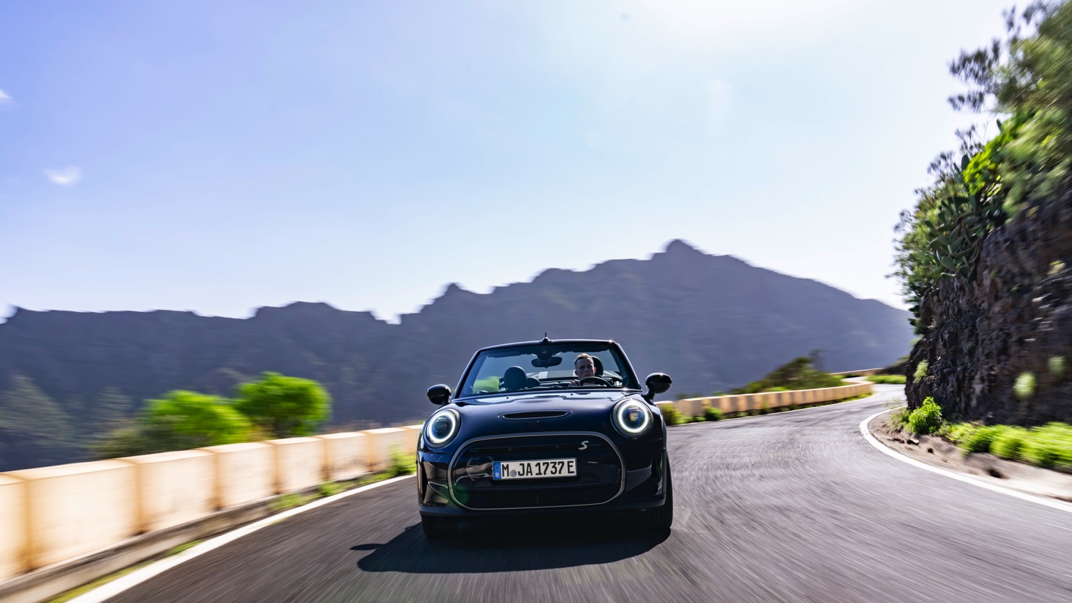 Vehicle Feature Picture