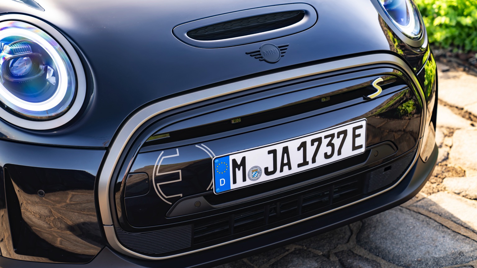 Vehicle Feature Picture