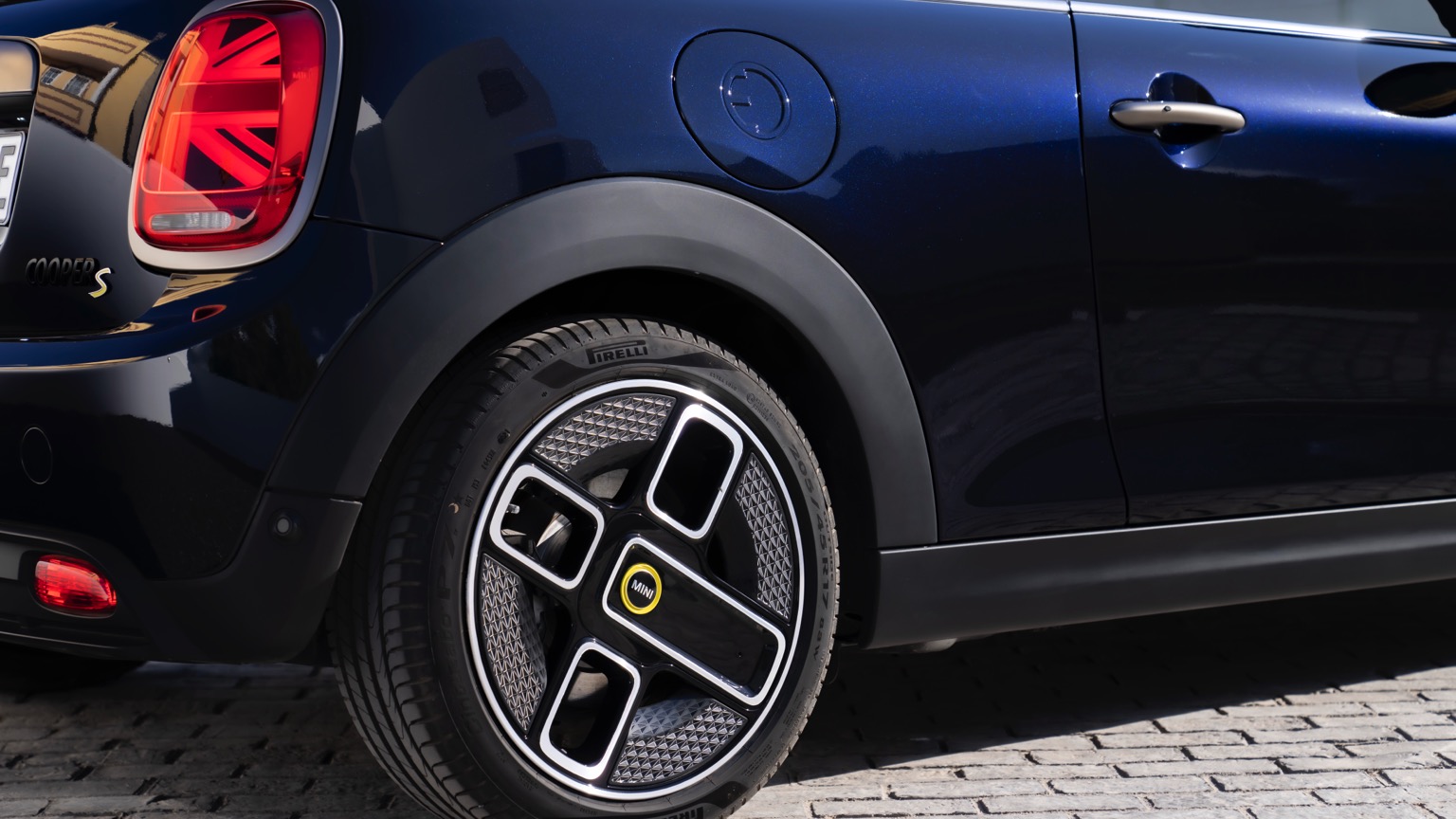 Vehicle Feature Picture