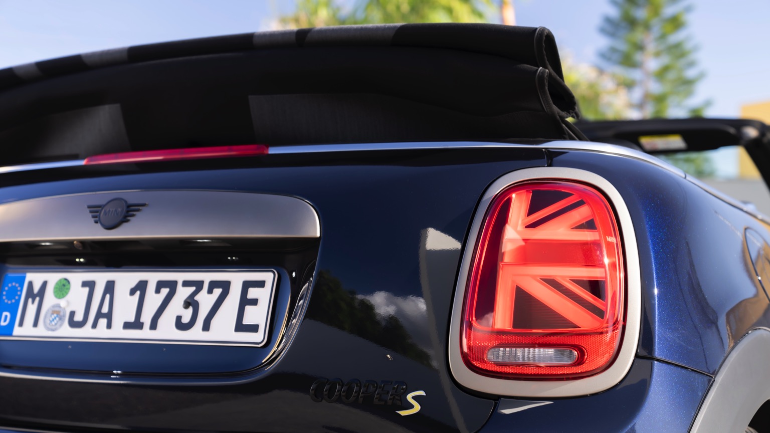 Vehicle Feature Picture