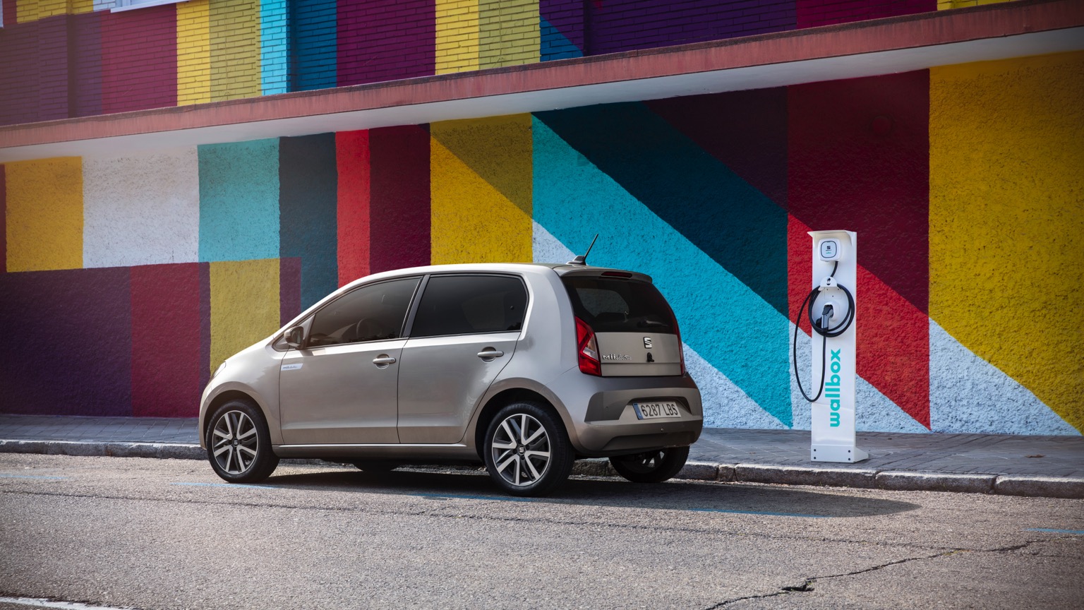 Vehicle Feature Picture