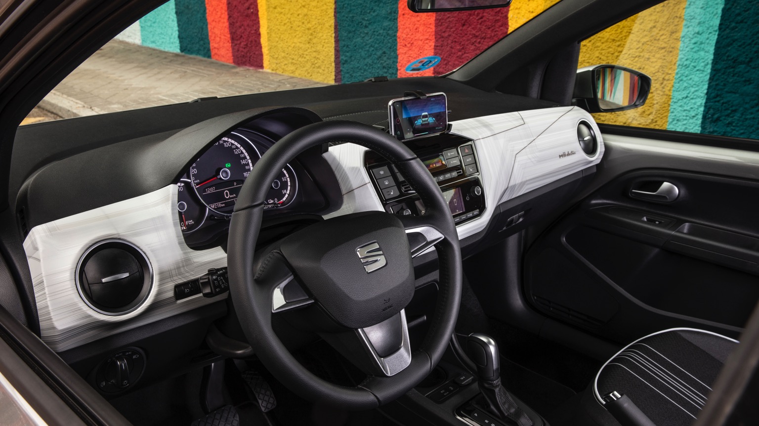 Vehicle Feature Picture