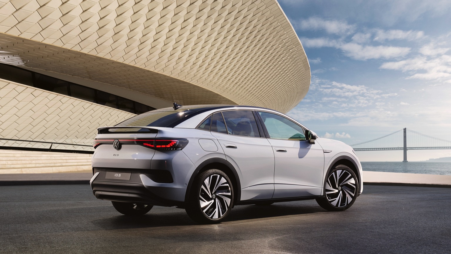 Vehicle Feature Picture