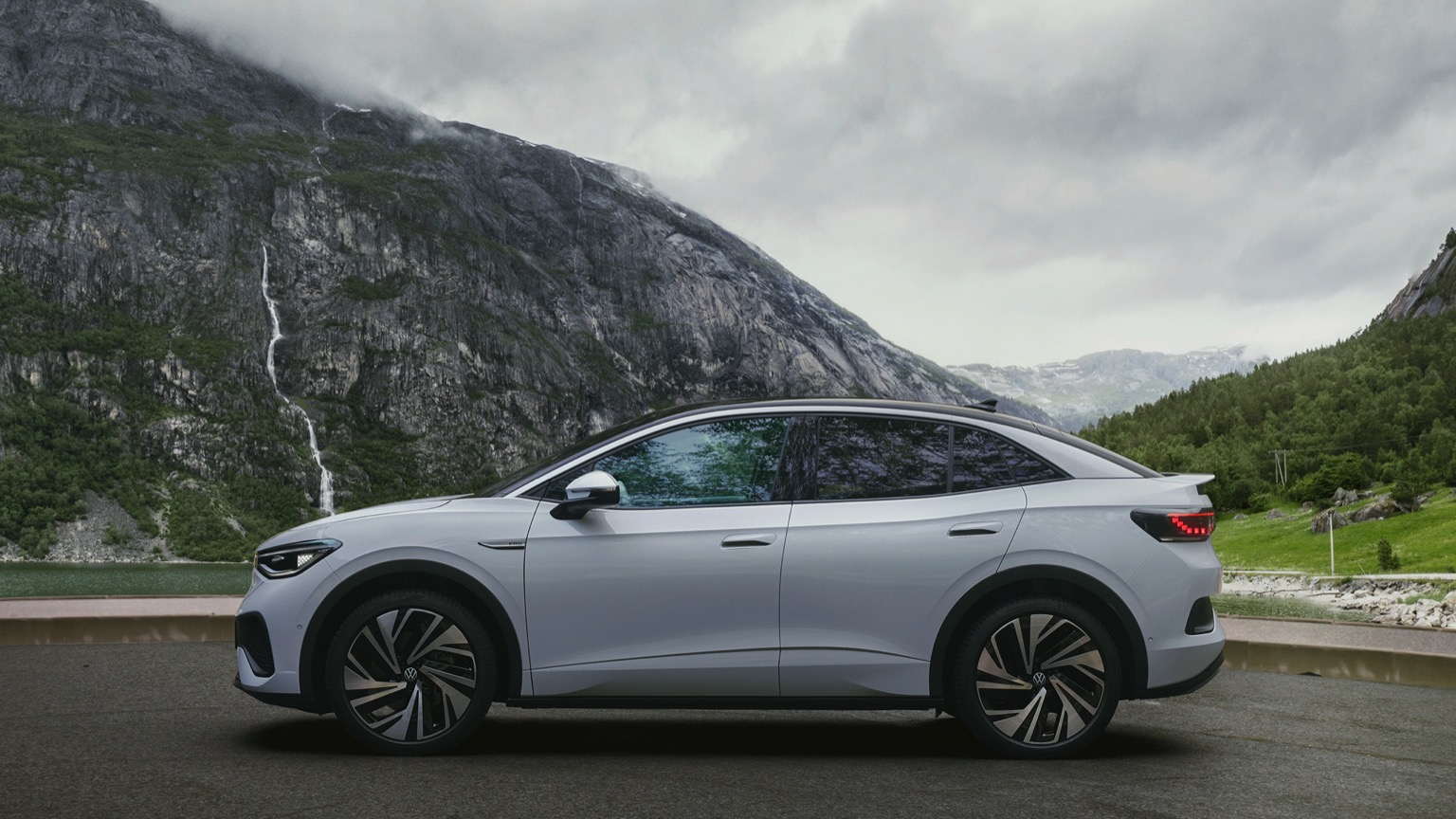 Vehicle Feature Picture