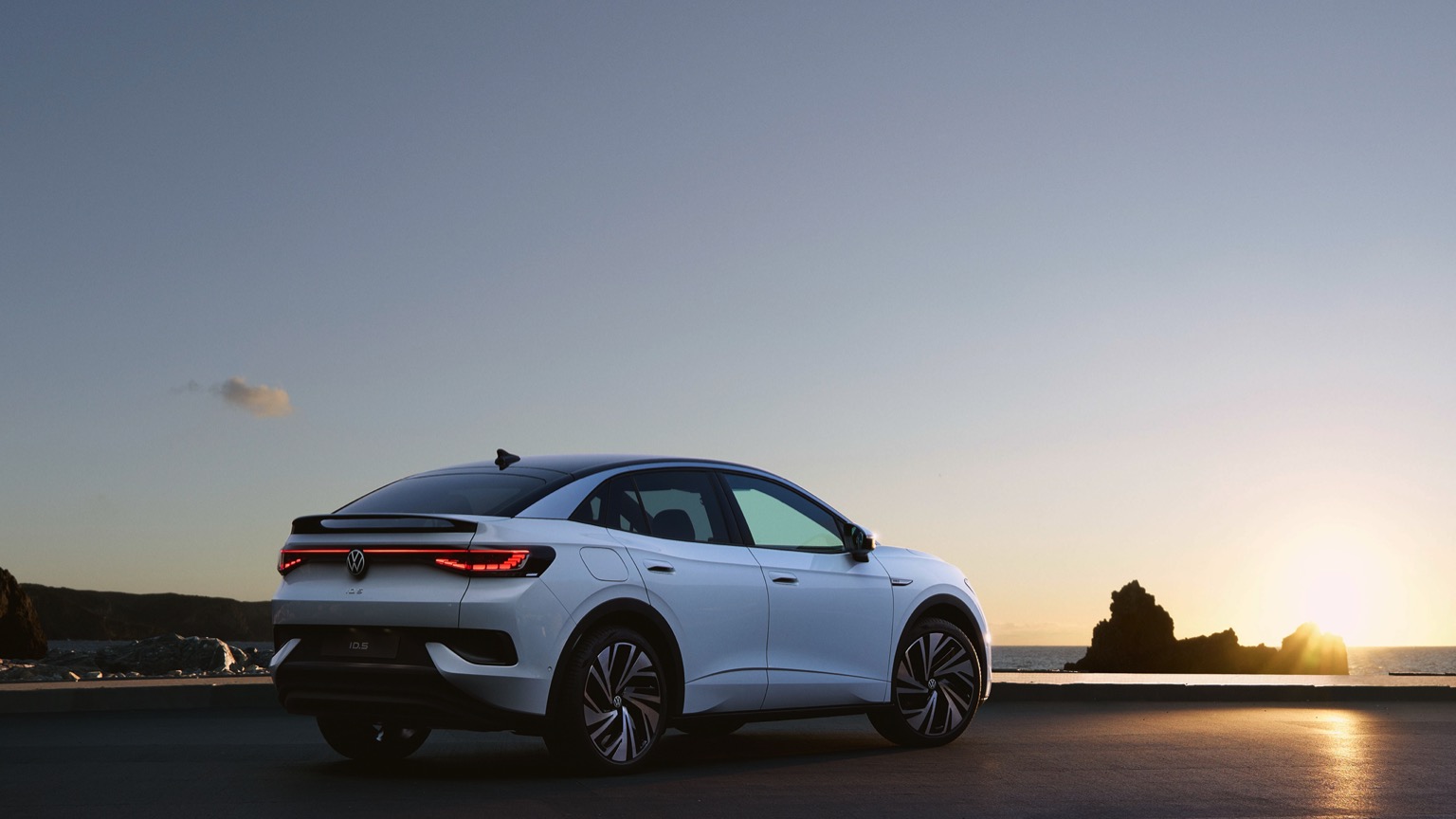 Vehicle Feature Picture