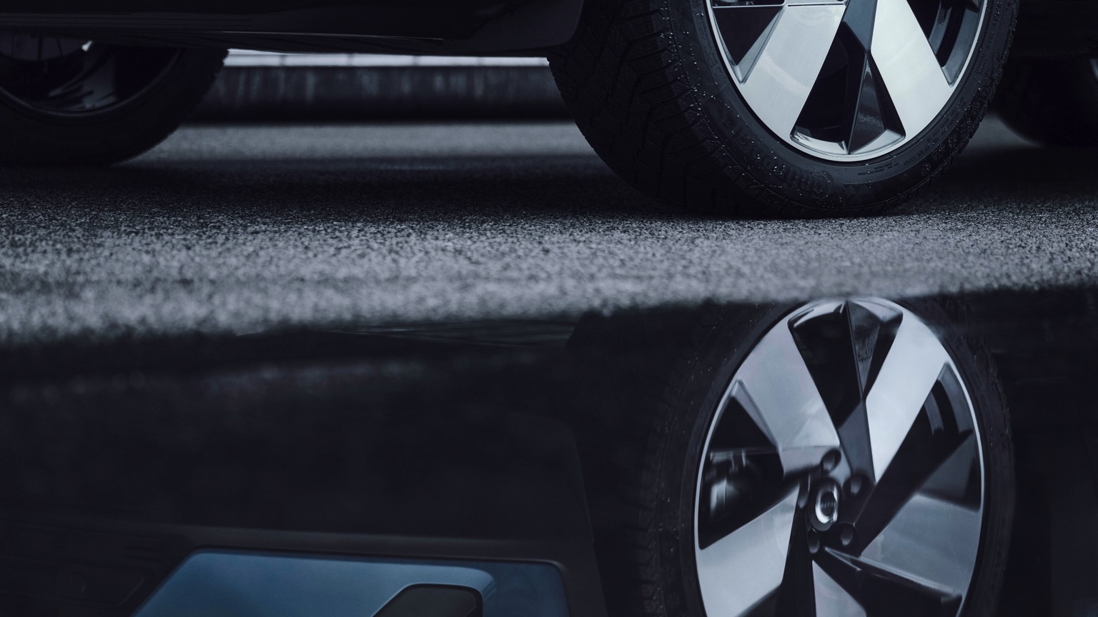 Vehicle Feature Picture