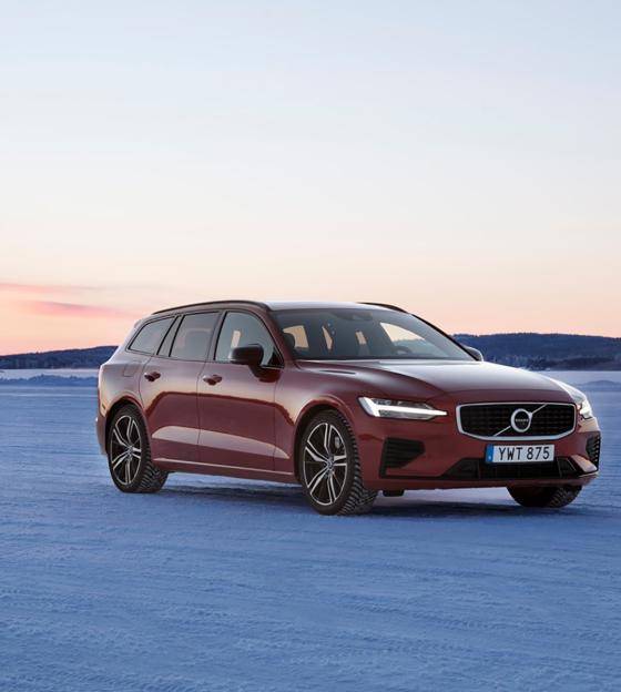 volvo-v60-2019-lifestyle.jpg