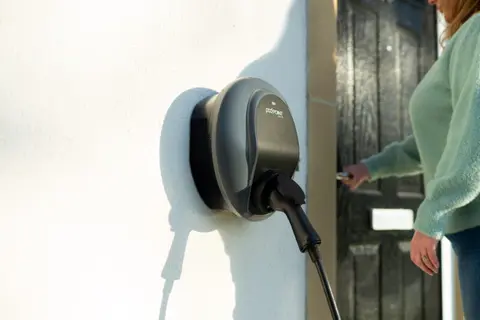 Tethered-vs-Untethered-EV-Charger-Which-is-the-Best?