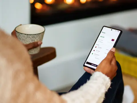 customer using pod home app