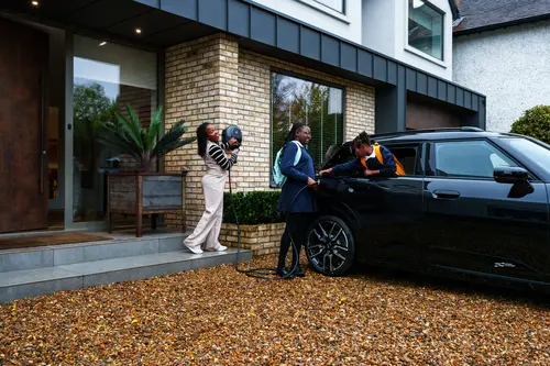 family charging using a Pod Solo 3S