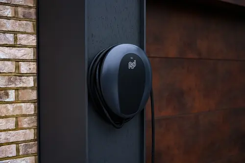 Pod Solo 3S on a black wall